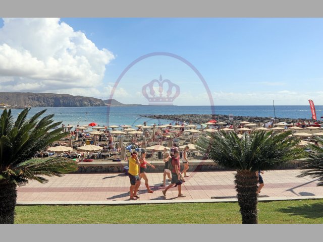 Promenade & Playa Las Vistas Beach